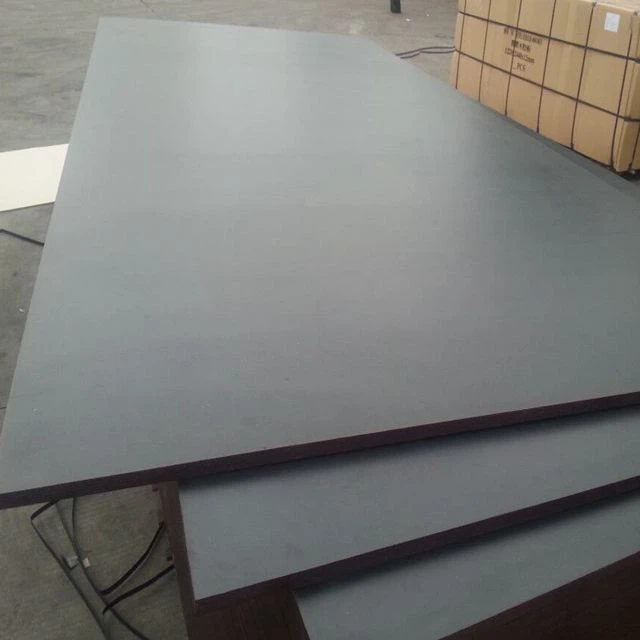4'x8 'पोप्लर फिल्म प्लाइवुड का सामना करना पड़ा