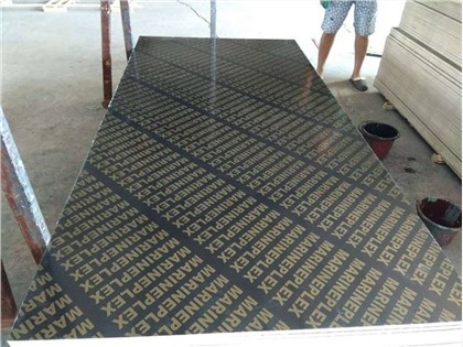 Linyi गुणवत्ता 18mm फिल्म निर्माण के लिए प्लाईवुड का सामना करना पड़ा